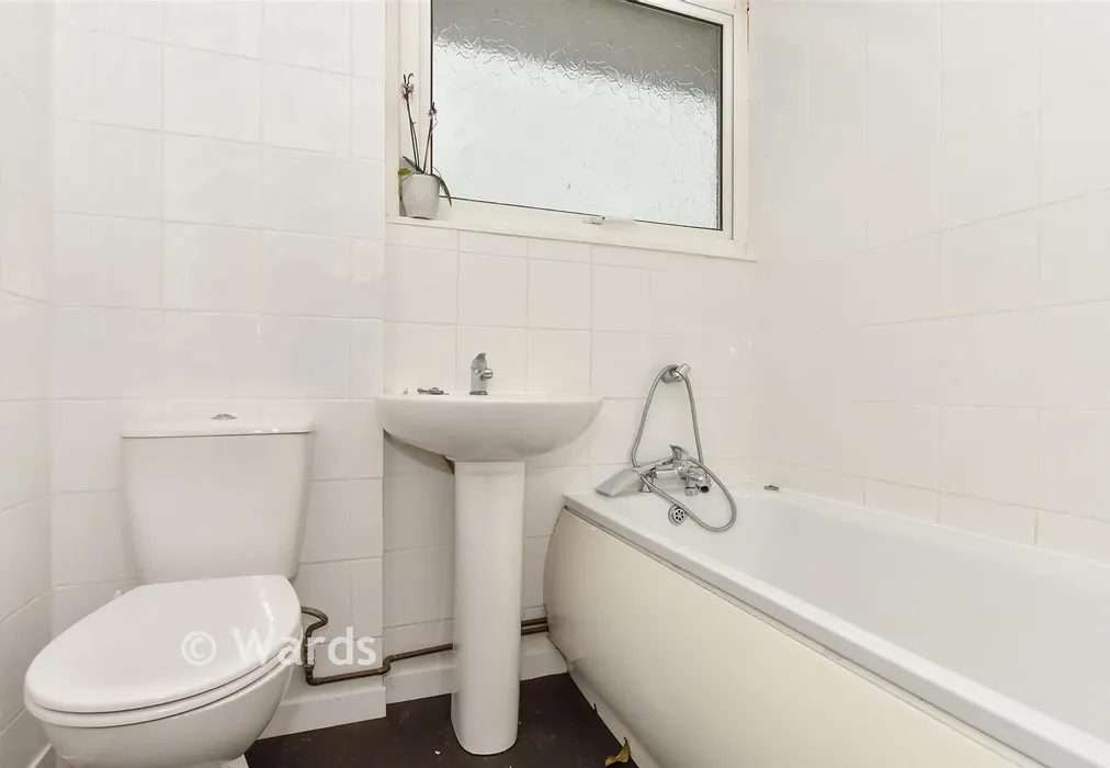 Bathroom - Yew Tree Gardens, Birchington, Kent - Wards of Kent
