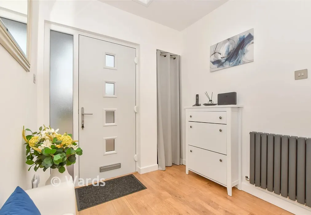 Entrance Hall - The Fairway, Littlestone, Kent - Wards of Kent