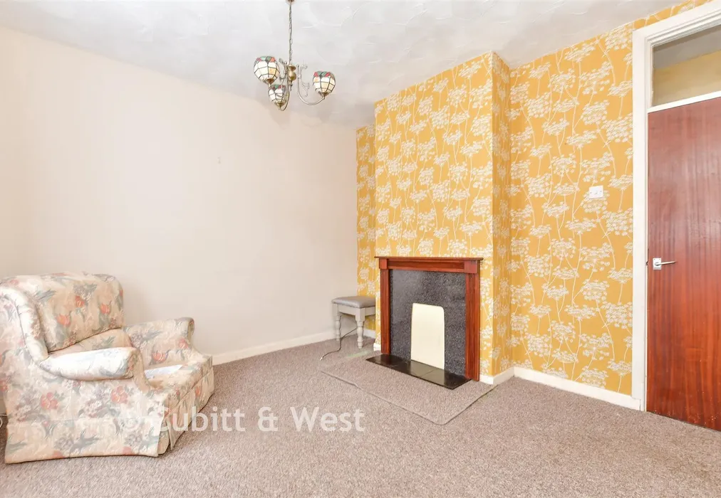 Lounge - Emsworth Road, Portsmouth, Hampshire - Wards of Kent