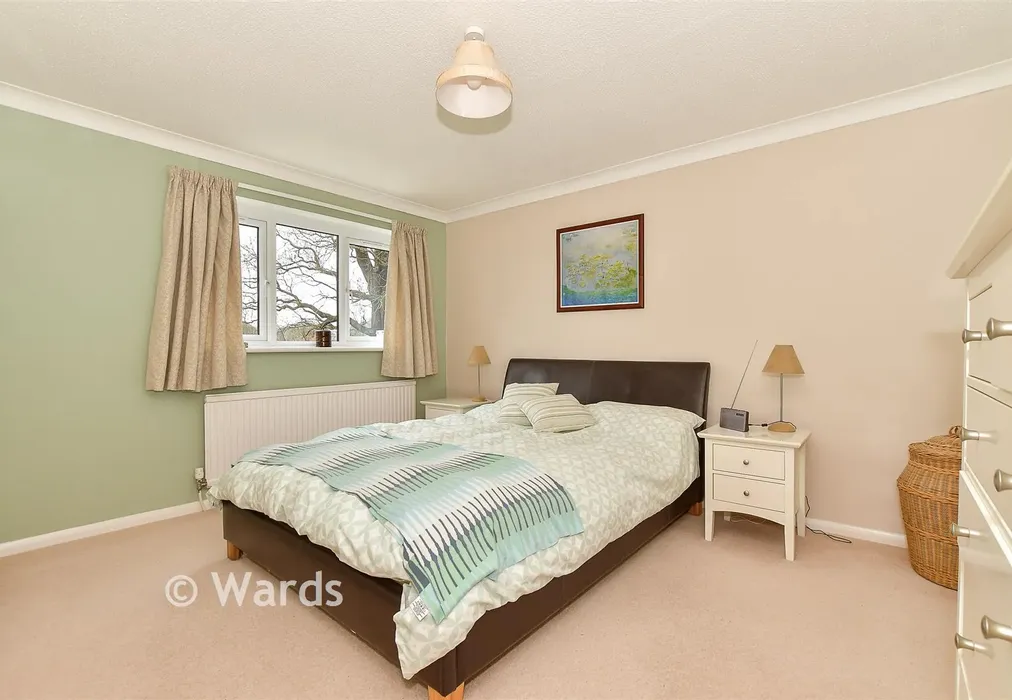 Bedroom 1 - Beacon Walk, Tenterden, Kent - Wards of Kent