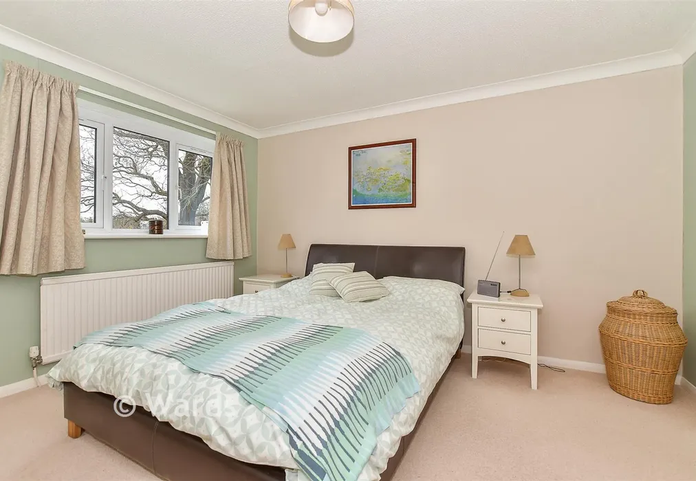 Bedroom 1 - Beacon Walk, Tenterden, Kent - Wards of Kent