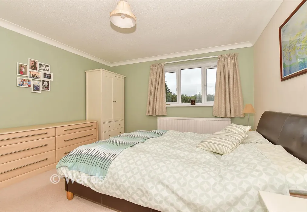 Bedroom 1 - Beacon Walk, Tenterden, Kent - Wards of Kent