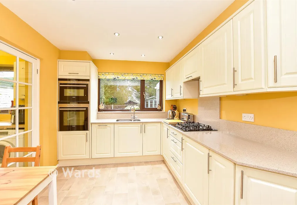 Kitchen - Beacon Walk, Tenterden, Kent - Wards of Kent