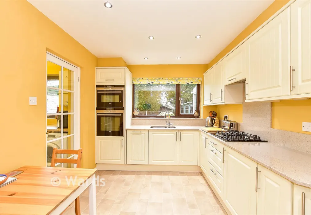Kitchen - Beacon Walk, Tenterden, Kent - Wards of Kent