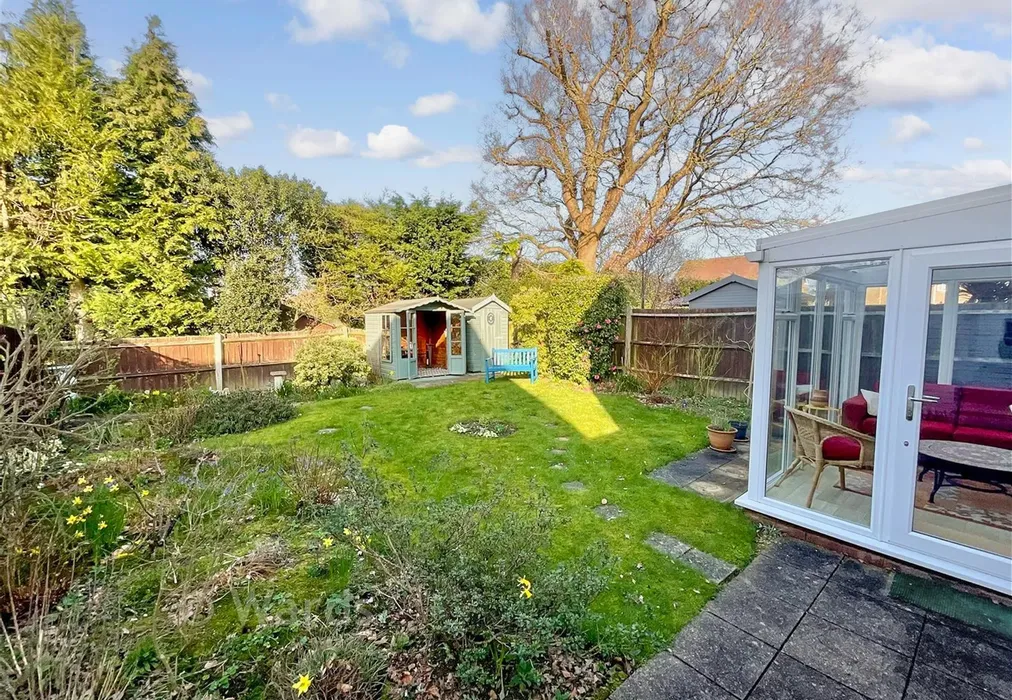 Rear Garden - Beacon Walk, Tenterden, Kent - Wards of Kent
