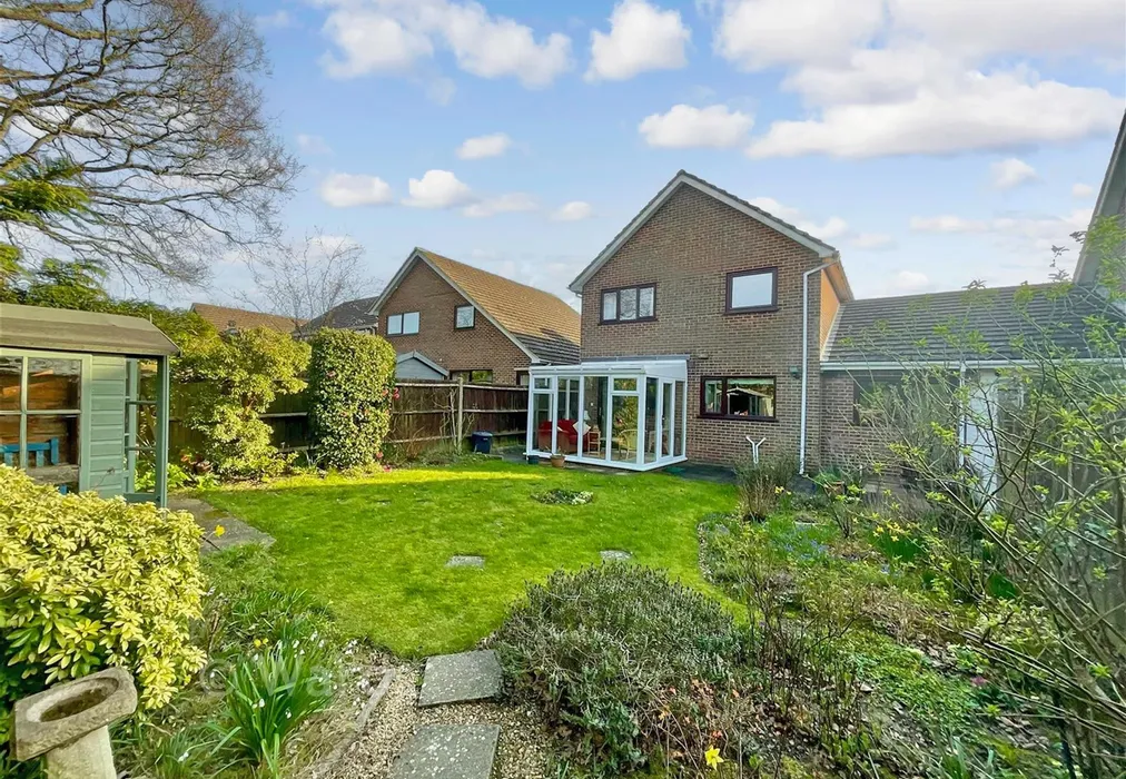 Rear Garden - Beacon Walk, Tenterden, Kent - Wards of Kent