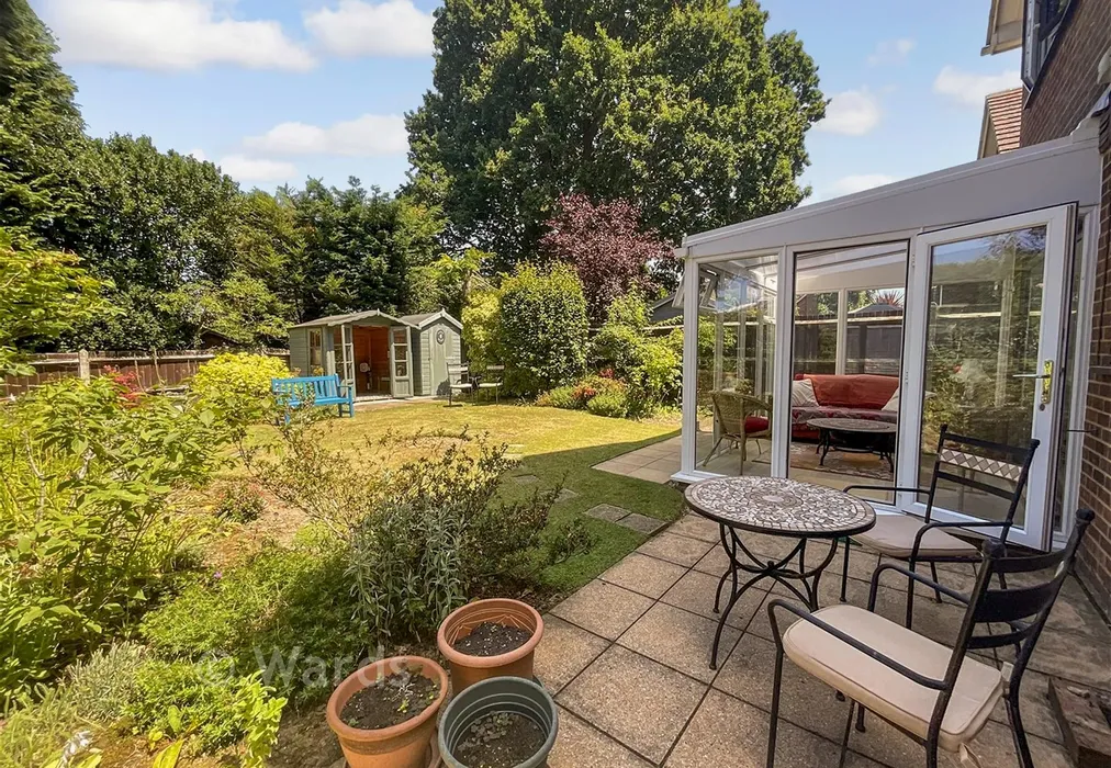 Garden - Beacon Walk, Tenterden, Kent - Wards of Kent