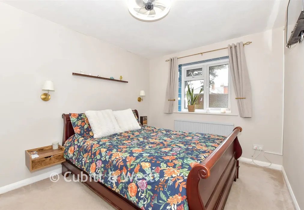 Bedroom 1 - Bersted Street, Bognor Regis, West Sussex - Wards of Kent