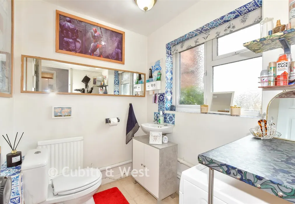 Cloakroom - Bersted Street, Bognor Regis, West Sussex - Wards of Kent