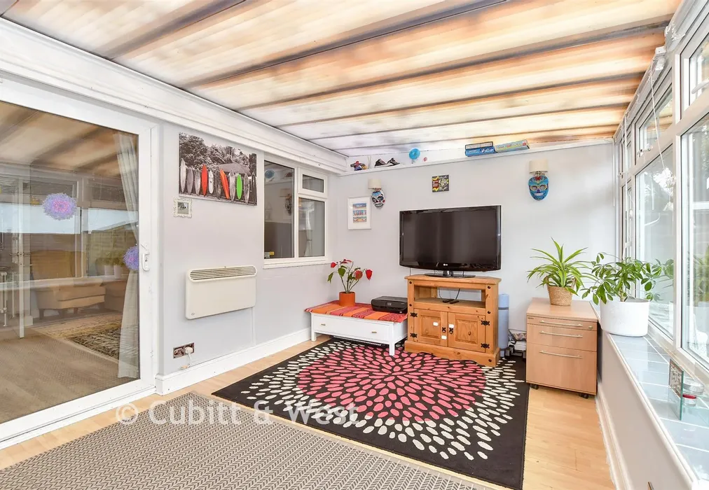 Garden Room - Bersted Street, Bognor Regis, West Sussex - Wards of Kent