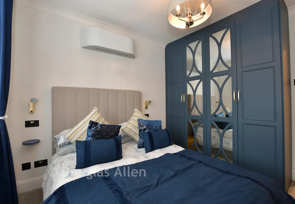 Bedroom 2 - Ingreway, Harold Wood, Romford, Essex - Wards of Kent