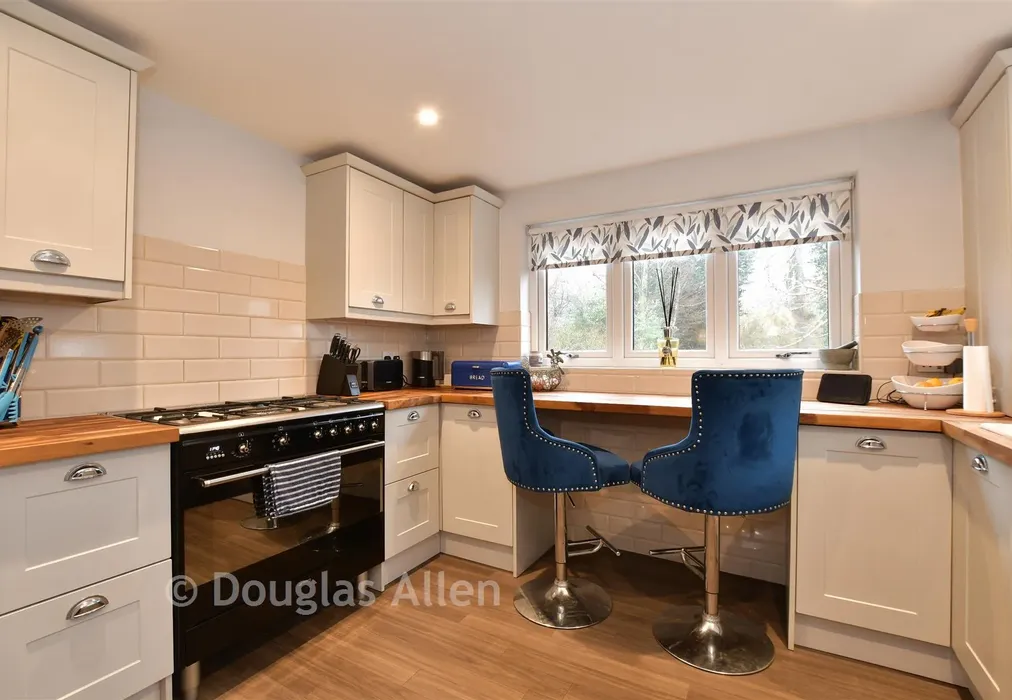 Kitchen - Ingreway, Harold Wood, Romford, Essex - Wards of Kent