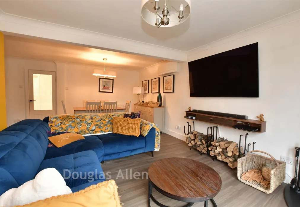 Lounge/Dining Room - Ingreway, Harold Wood, Romford, Essex - Wards of Kent