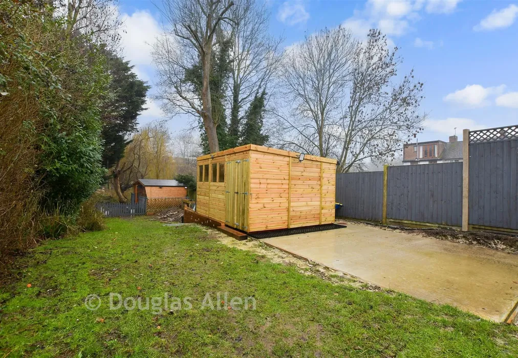 Rear Garden - Ingreway, Harold Wood, Romford, Essex - Wards of Kent