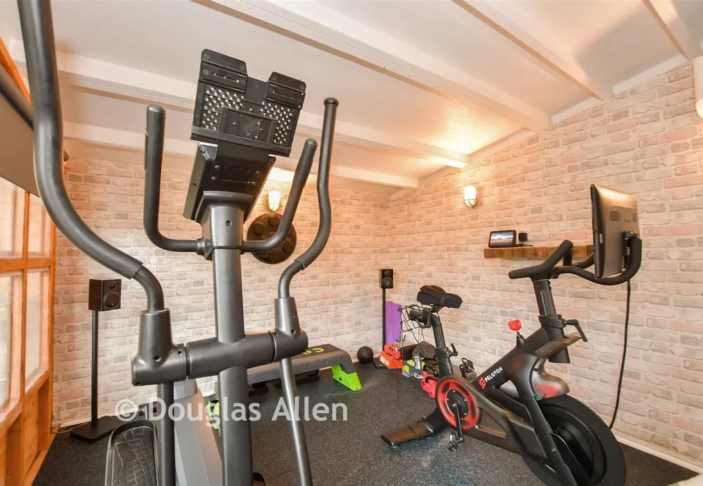 Workshop/Outbuildings - Ingreway, Harold Wood, Romford, Essex - Wards of Kent