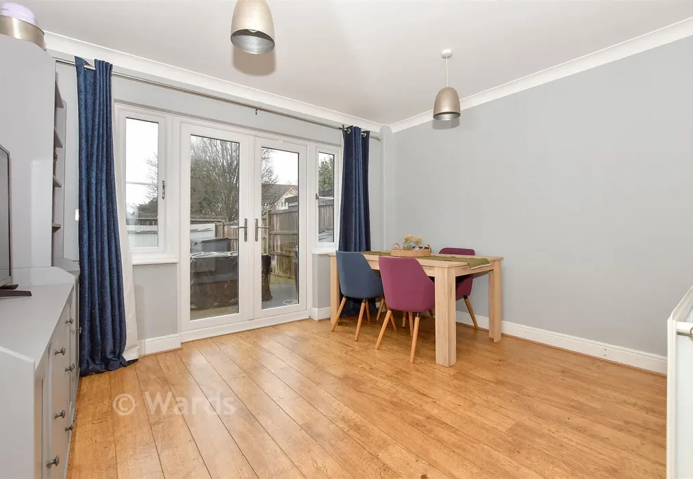 Family/Dining Room - Mercer Close, Larkfield, Kent - Wards of Kent