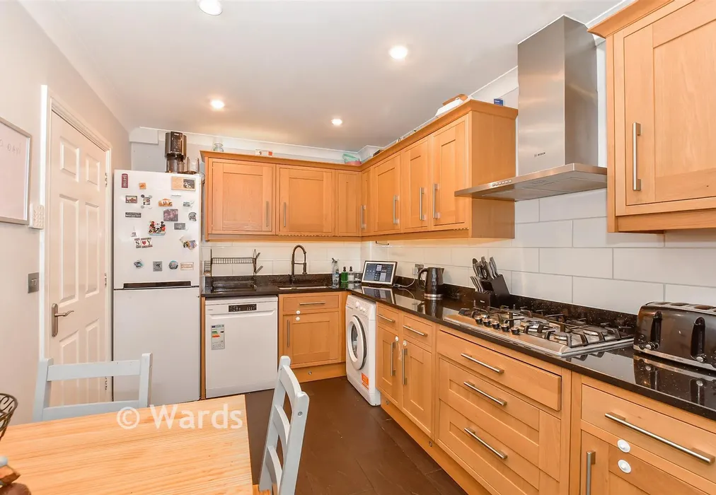 Kitchen - Mercer Close, Larkfield, Kent - Wards of Kent