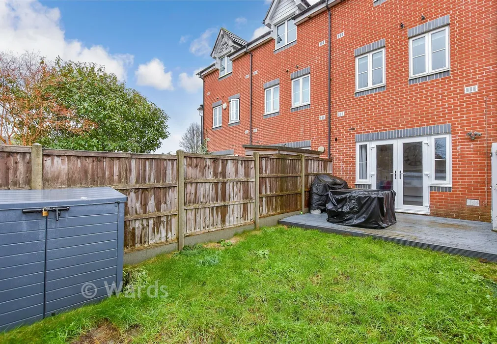 Rear Garden - Mercer Close, Larkfield, Kent - Wards of Kent