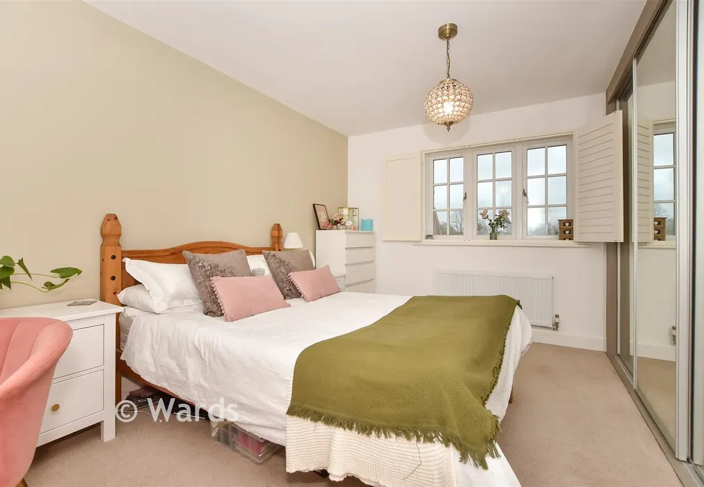 Bedroom - Three Fields Road, Tenterden, Kent - Wards of Kent