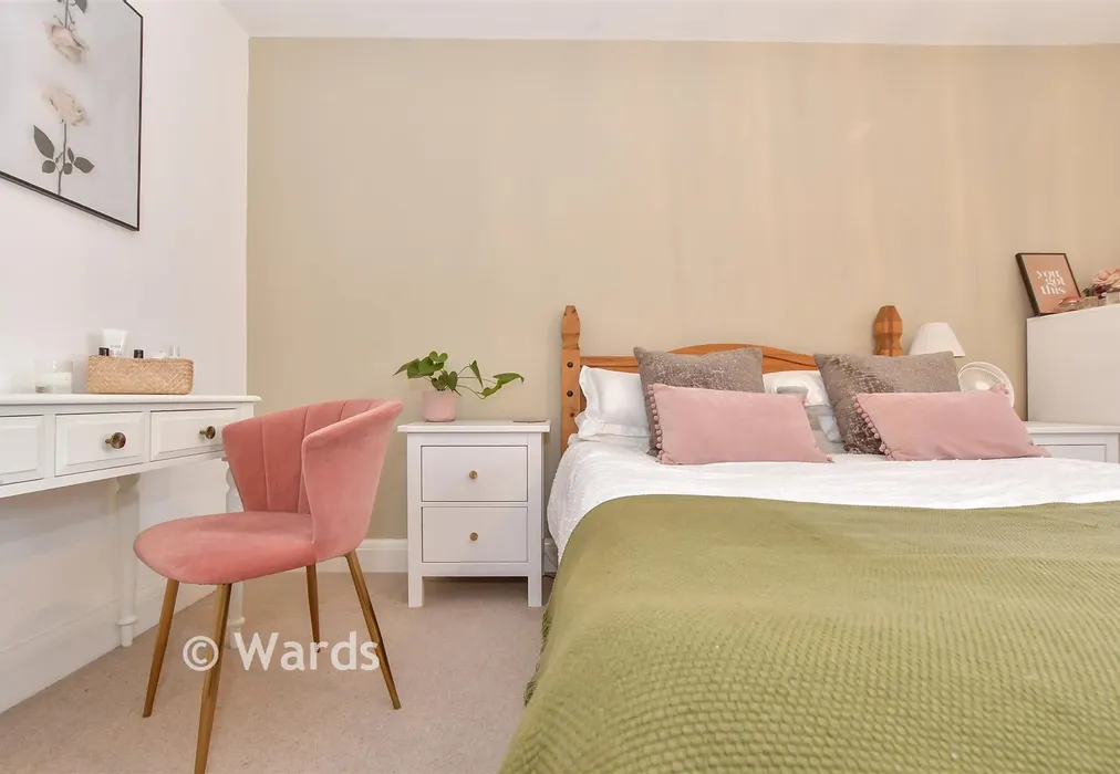 Internal Lifestyle Photograph - Three Fields Road, Tenterden, Kent - Wards of Kent