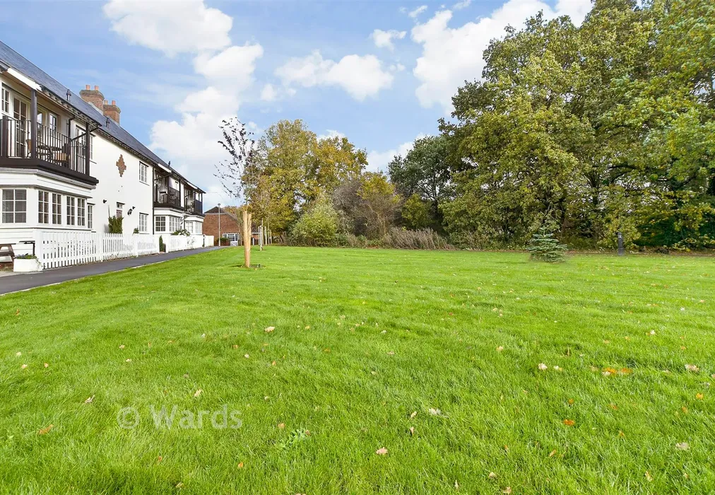 Communal Gardens - Three Fields Road, Tenterden, Kent - Wards of Kent