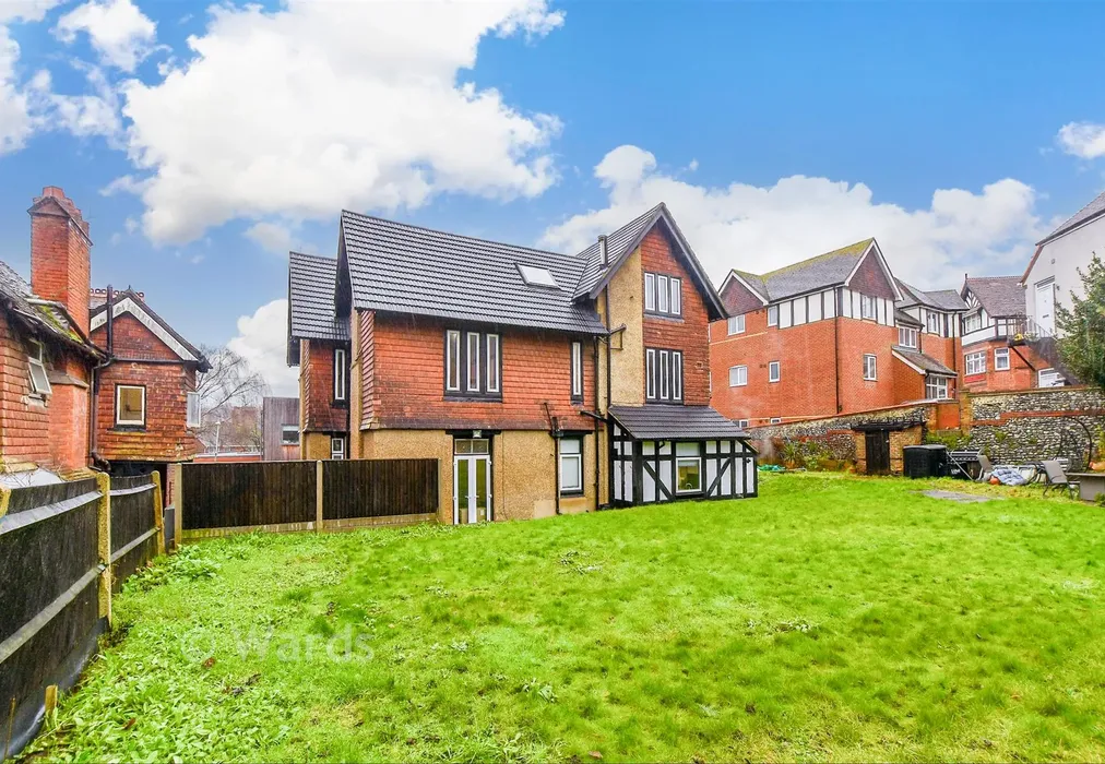 Rear Garden - Park Avenue, Dover, Kent - Wards of Kent