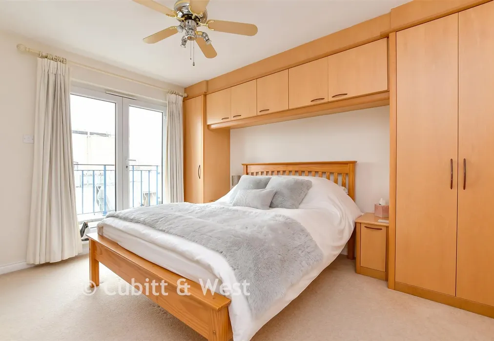 Bedroom 1 - The Strand, Brighton Marina Village, Brighton, East Sussex - Wards of Kent