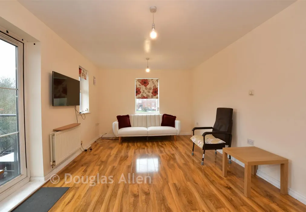 Lounge/Kitchen /Dining Room - Piper Way, Ilford, Essex - Wards of Kent