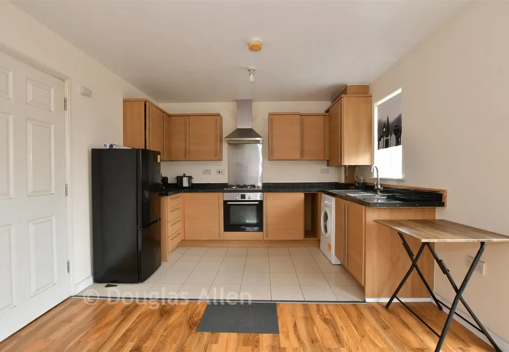 Lounge/Kitchen /Dining Room - Piper Way, Ilford, Essex - Wards of Kent