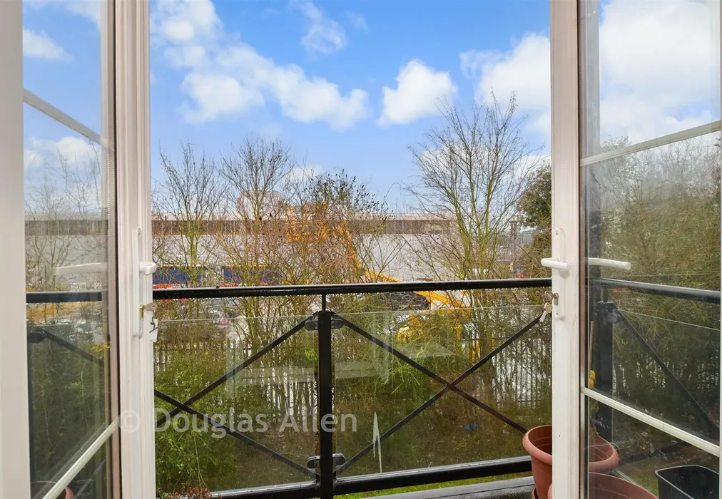 Balcony / Terrace - Piper Way, Ilford, Essex - Wards of Kent