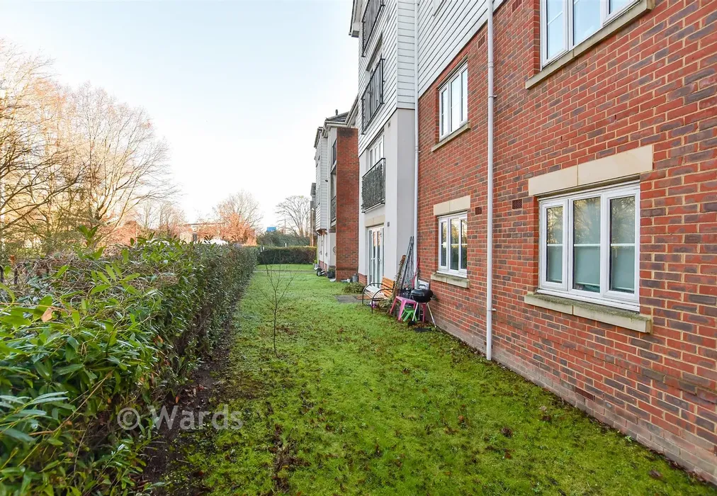 Communal Gardens - Ingram Close, Larkfield, Aylesford, Kent - Wards of Kent