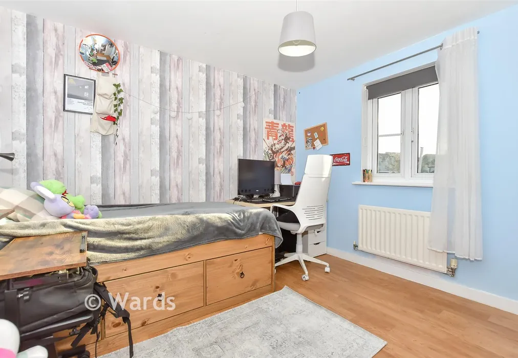 Bedroom 2 - Ingram Close, Larkfield, Aylesford, Kent - Wards of Kent