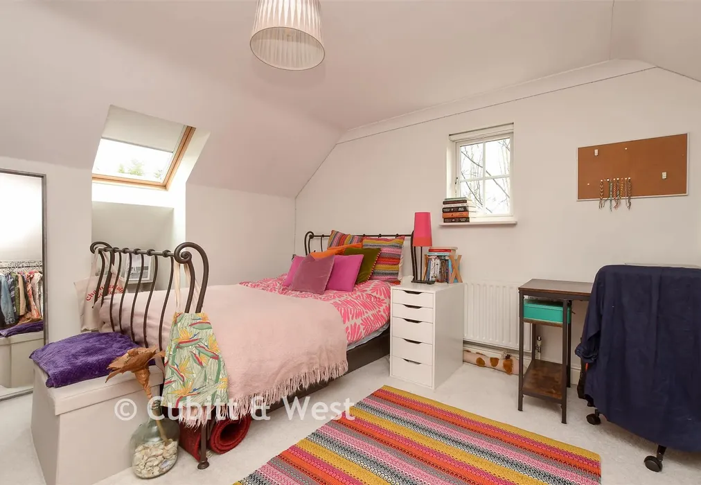 Bedroom 4 - West Meads, Horley, Surrey - Wards of Kent
