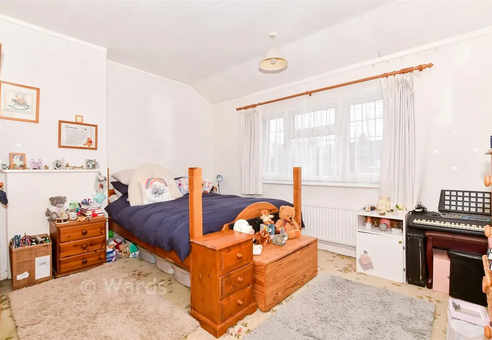 Bedroom 1 - Mangravet Avenue, Maidstone, Kent - Wards of Kent
