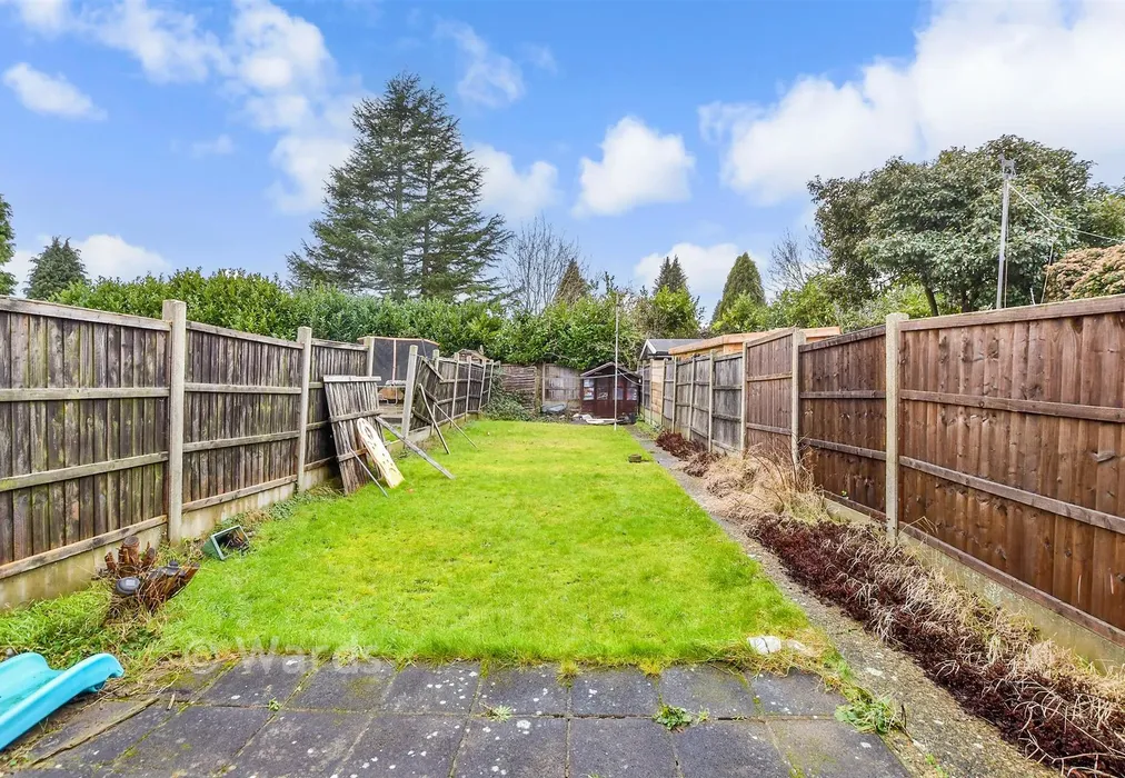 Rear Garden - Mangravet Avenue, Maidstone, Kent - Wards of Kent