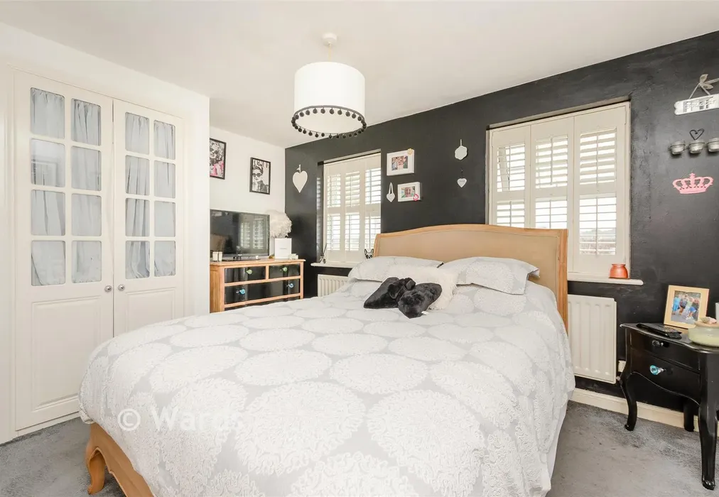 Bedroom 1 - Warwick Way, Dartford, Kent - Wards of Kent