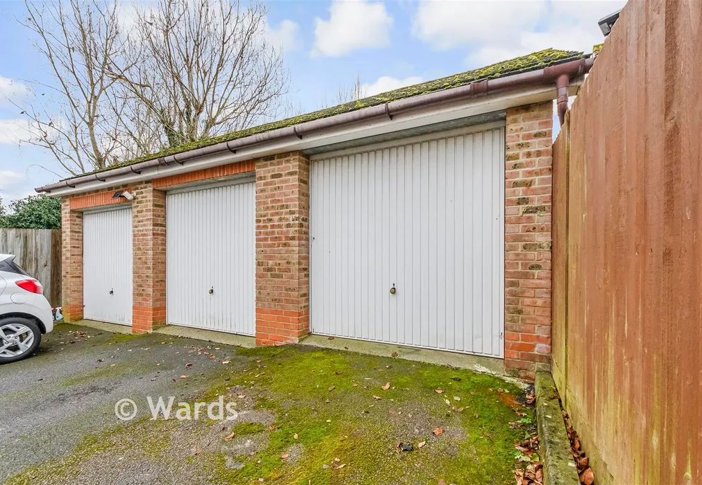 Garage - Warwick Way, Dartford, Kent - Wards of Kent