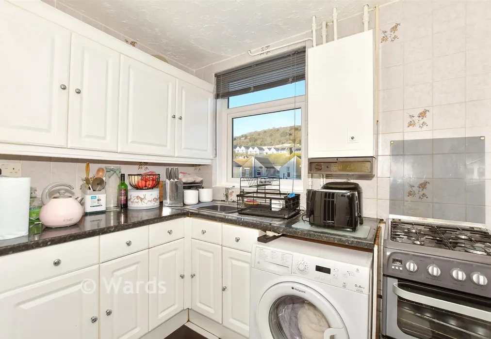 Kitchen - Farthingloe Road, Dover, Kent - Wards of Kent