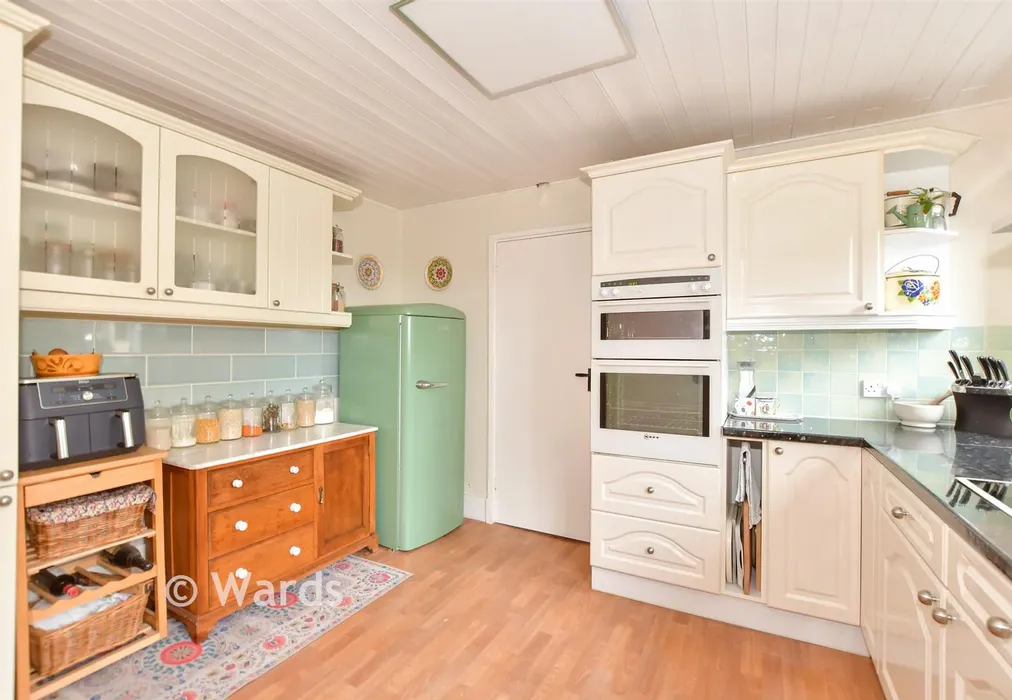Kitchen - Church Road, Hythe, Kent - Wards of Kent