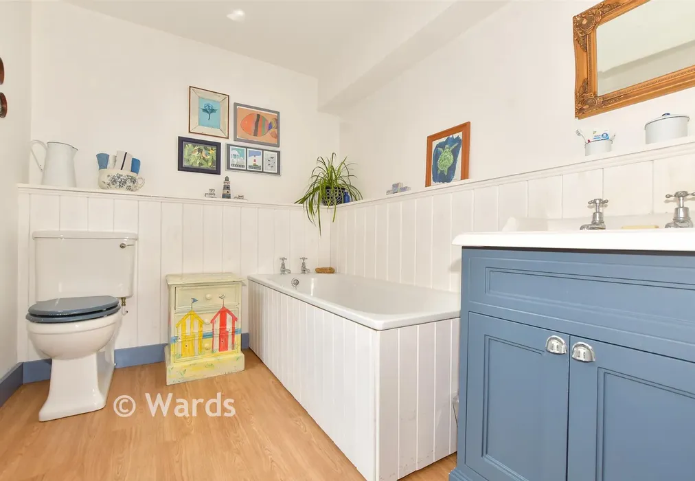 Bathroom - Church Road, Hythe, Kent - Wards of Kent