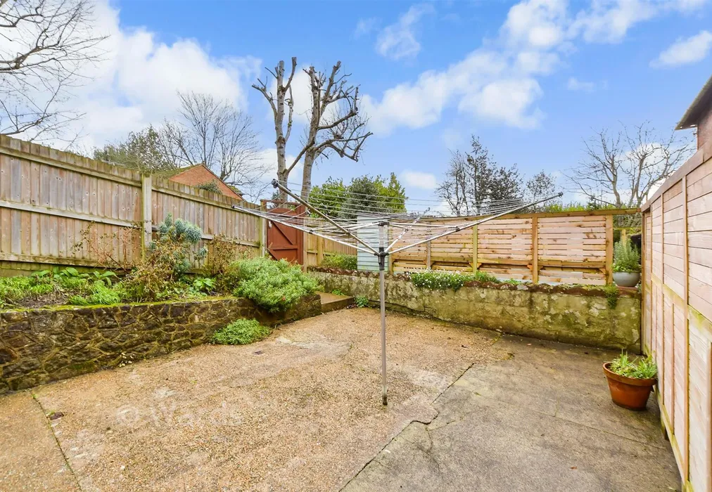 Communal Gardens - Church Road, Hythe, Kent - Wards of Kent