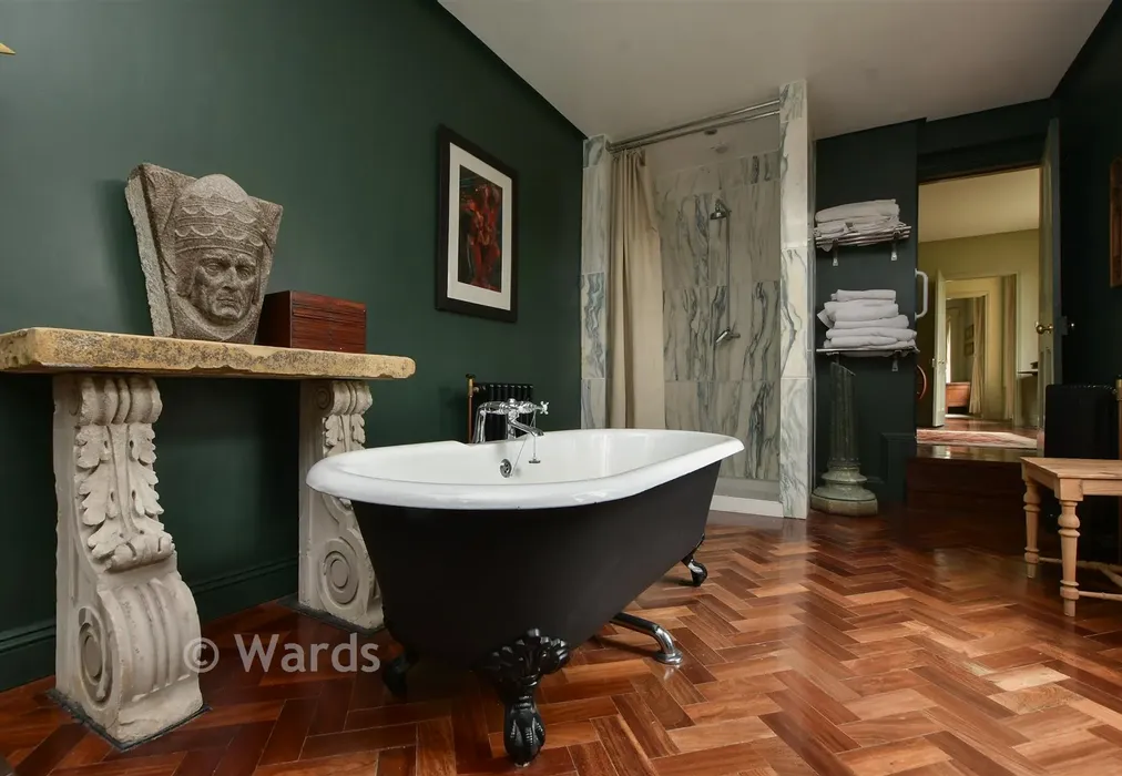 En-Suite Bathroom - Devonshire Terrace, Broadstairs, Kent - Wards of Kent