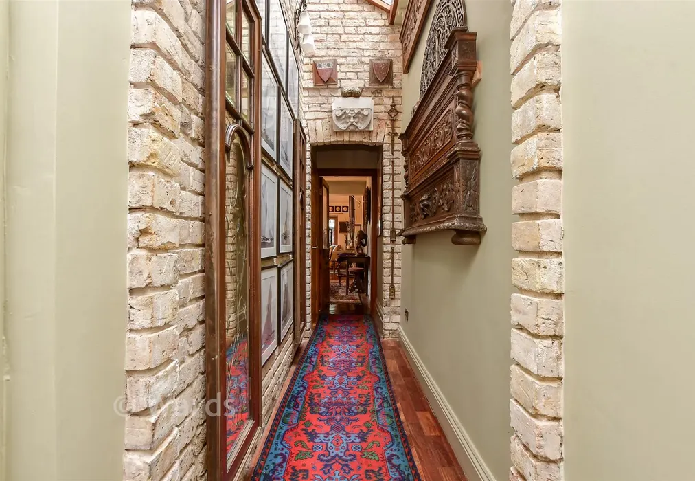 Hallway - Devonshire Terrace, Broadstairs, Kent - Wards of Kent