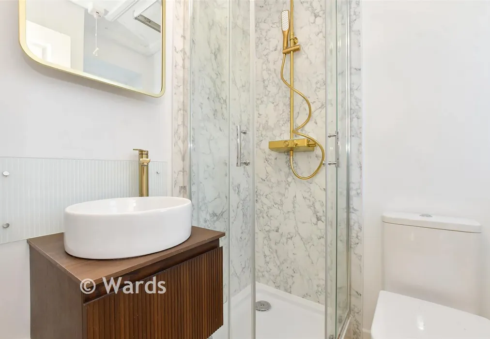 En-Suite - London Road, Canterbury, Kent - Wards of Kent
