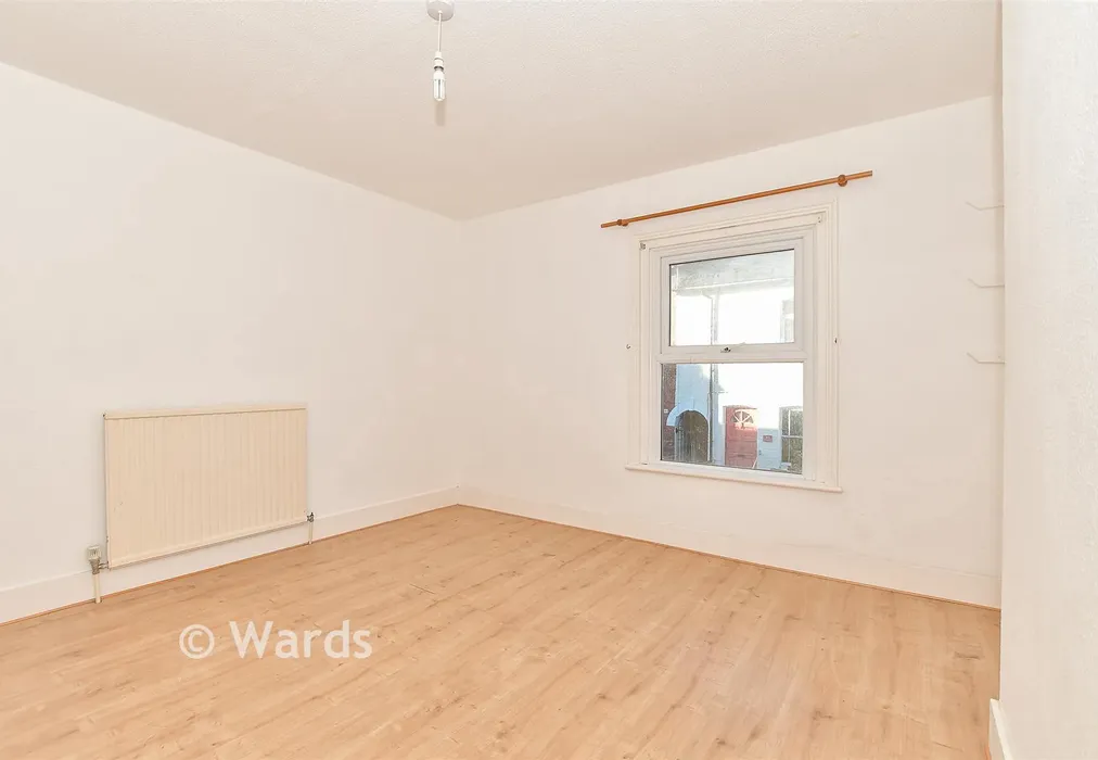 Bedroom 1 - Woodside Road, Tonbridge, Kent - Wards of Kent