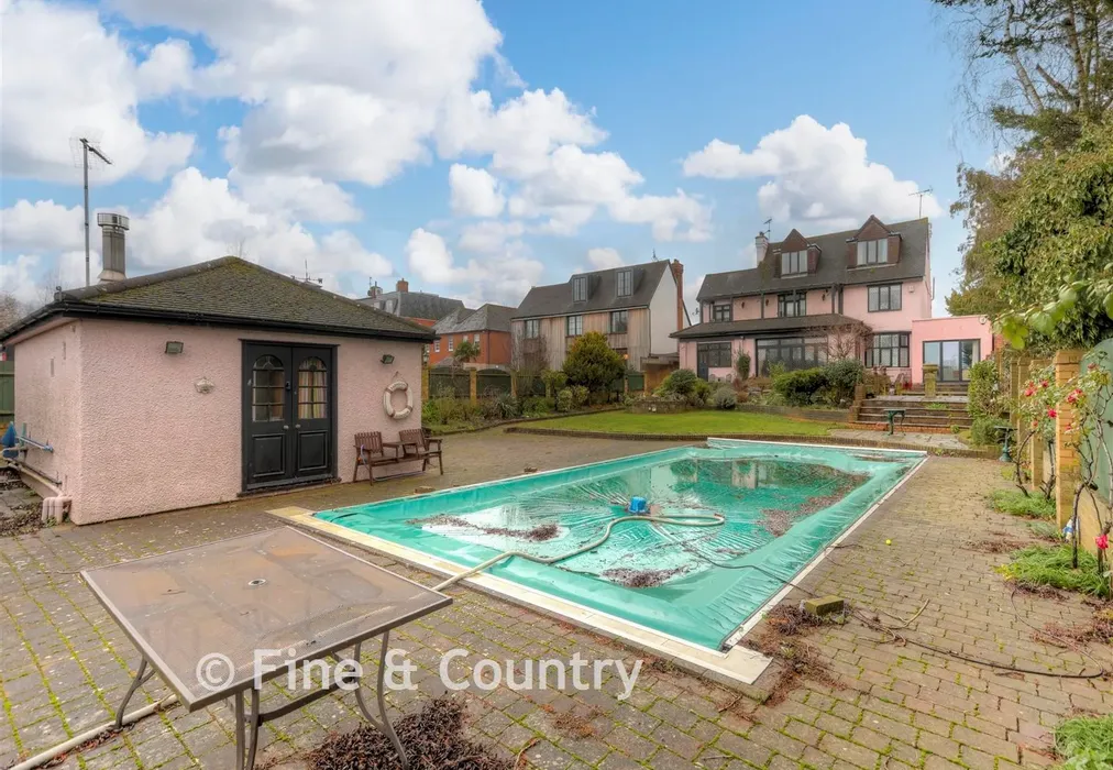 Rear Garden - Bury Road, London - Wards of Kent