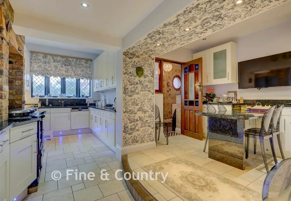 Kitchen/Breakfast Room - Bury Road, London - Wards of Kent