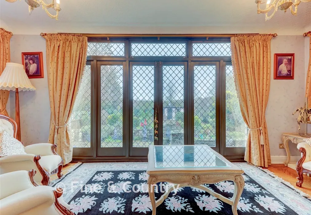 Sun Room - Bury Road, London - Wards of Kent