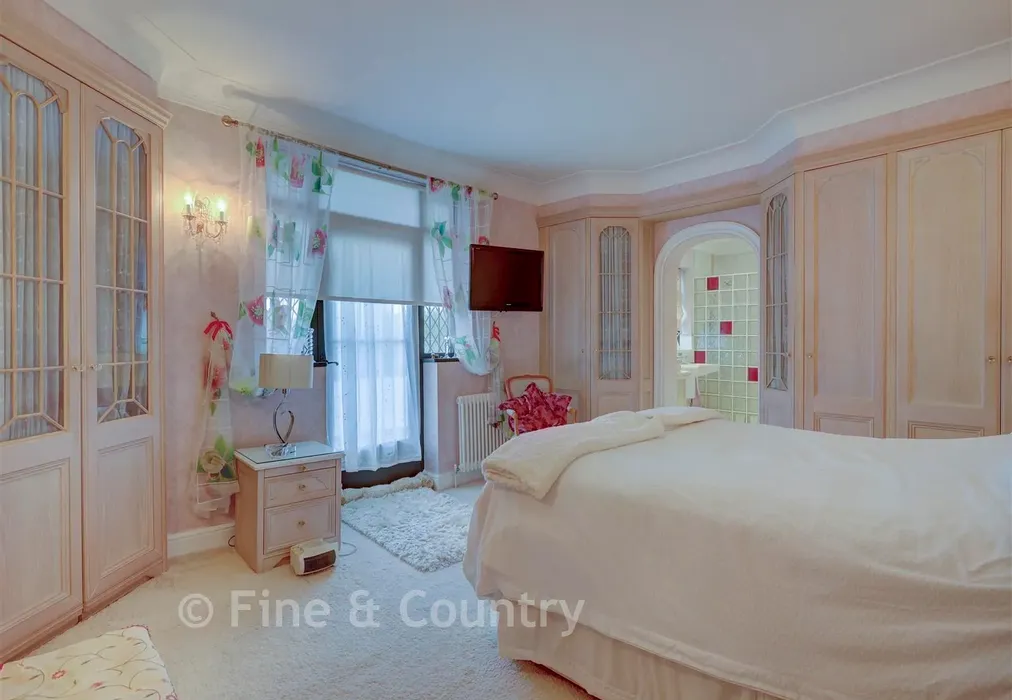 Bedroom - Bury Road, London - Wards of Kent