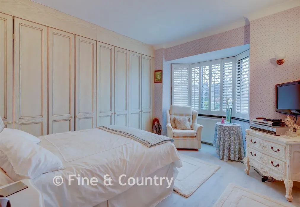 Bedroom - Bury Road, London - Wards of Kent